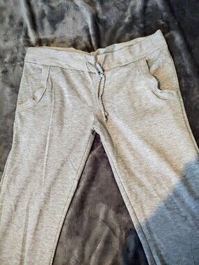WISH & WHIM *  GRAY JOGGERS * DRAWSTRING * POCKETS * SIZE M * SUPER SOFT